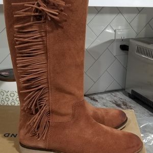 Lucky fringe boots